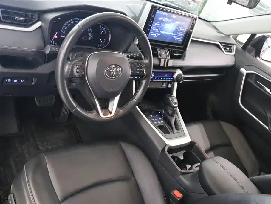 Toyota RAV4 2020 — фото 11