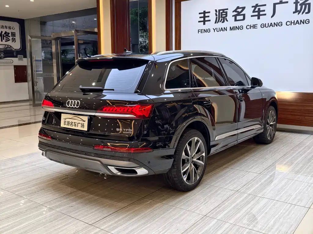 Audi Q7 2023 — фото 27