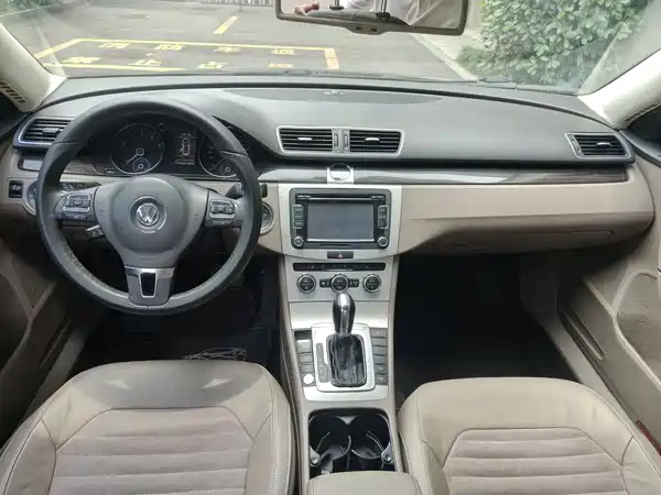Volkswagen Magotan 2012