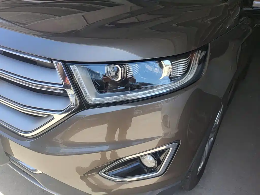 Ford Edge 2018 — фото 24