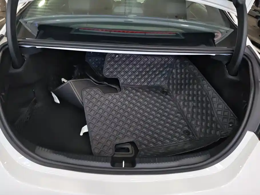 Mercedes-Benz C-Class 2024