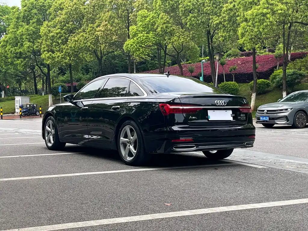 Audi A6L 2022
