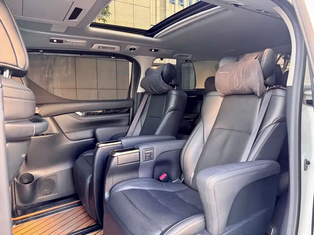 Toyota Vellfire 2021 — фото 11