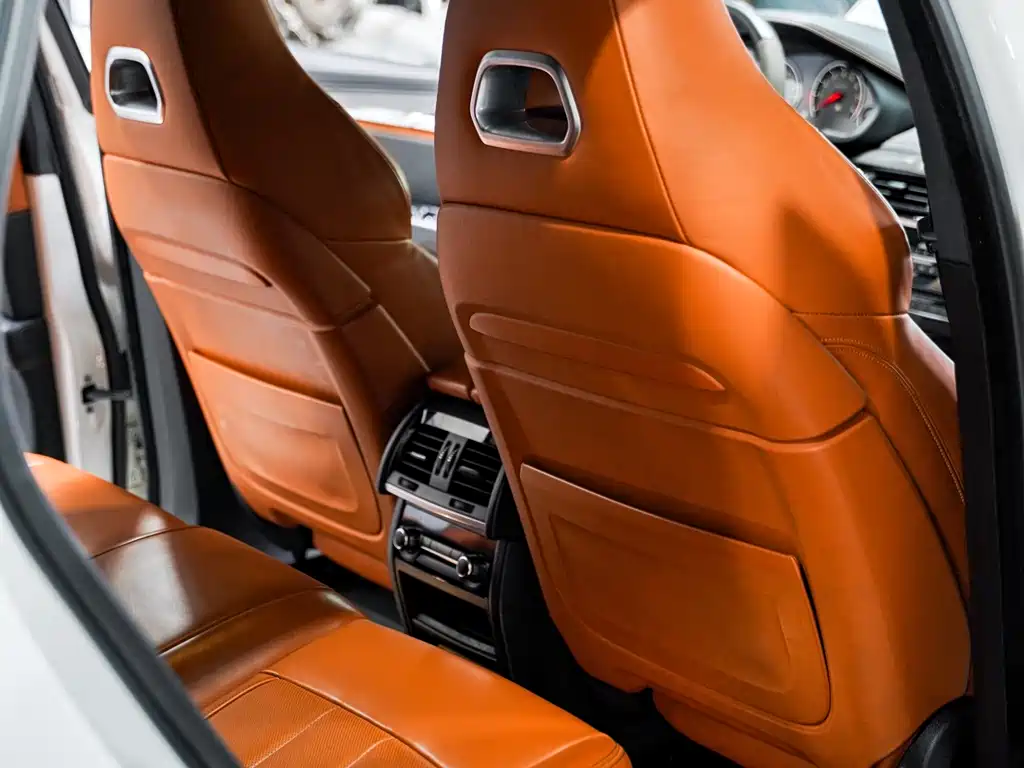 BMW X6 M 2017 — фото 14