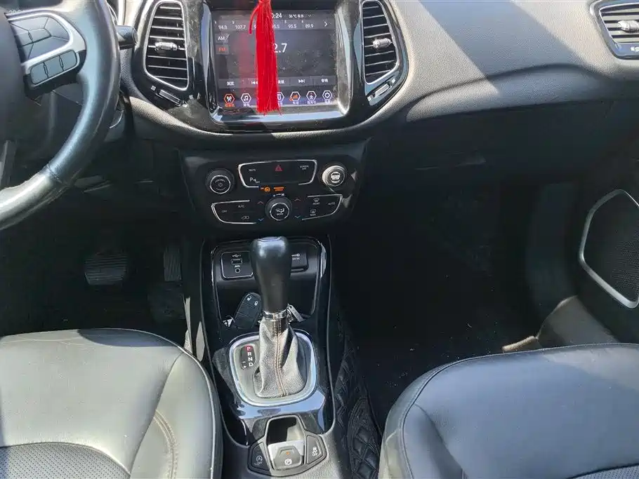 Jeep Compass 2020 — фото 16