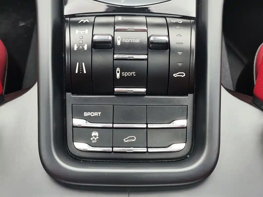 Porsche Cayenne 2013 — фото 14