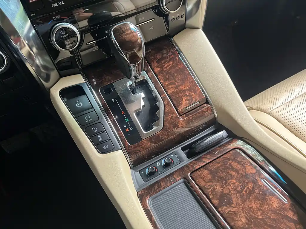 Toyota Alphard 2019 — фото 8