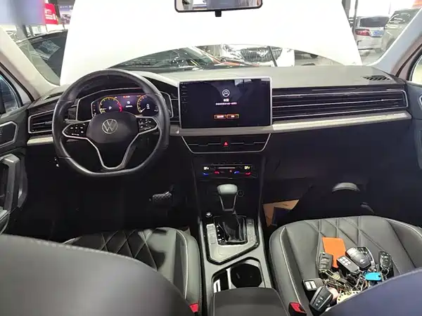 Volkswagen Tiguan L 2023