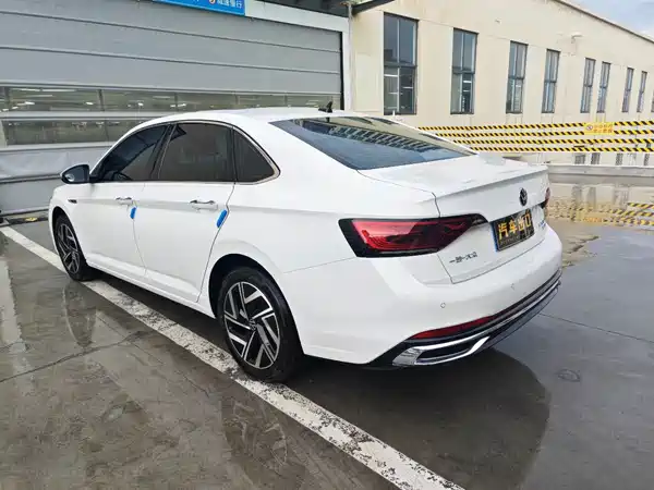 Volkswagen Sagitar 2022