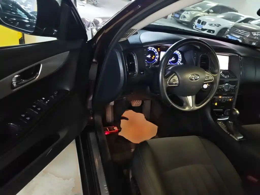 Infiniti QX50 2016 — фото 16