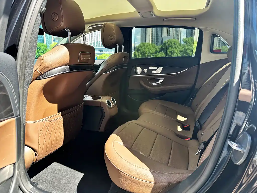 Mercedes-Benz E-Class 2020 — фото 11