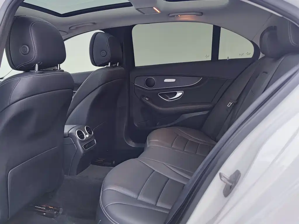 Mercedes-Benz C-Class 2019 — фото 10