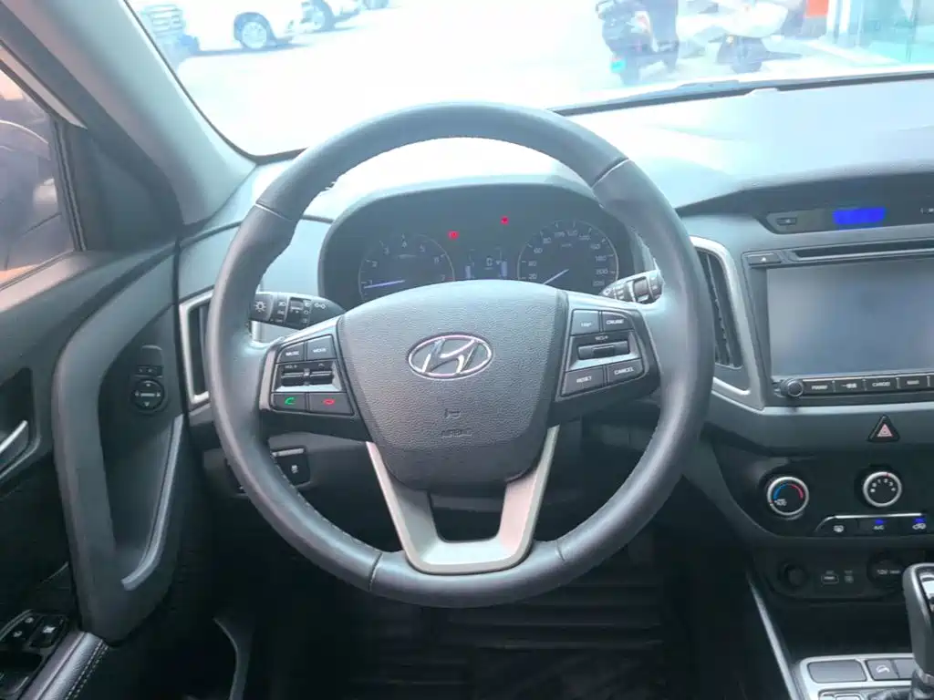 Hyundai ix25 2015 — фото 11