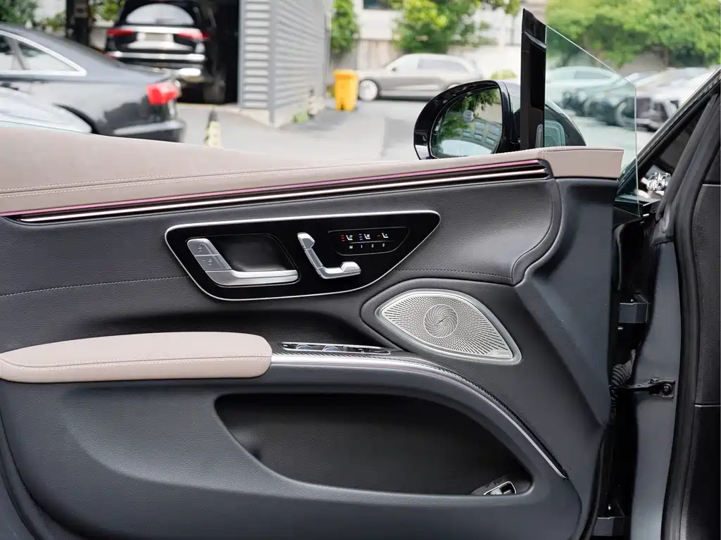 Mercedes-Benz EQS AMG 2025 — фото 20