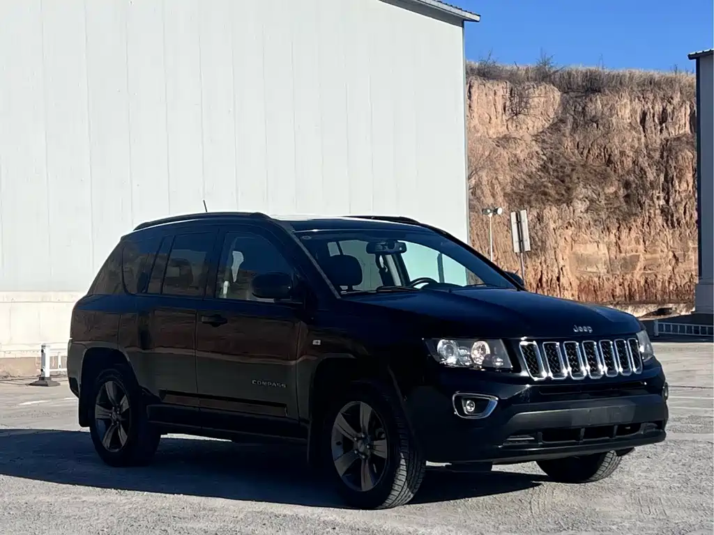 Jeep Compass 2016 — фото 3