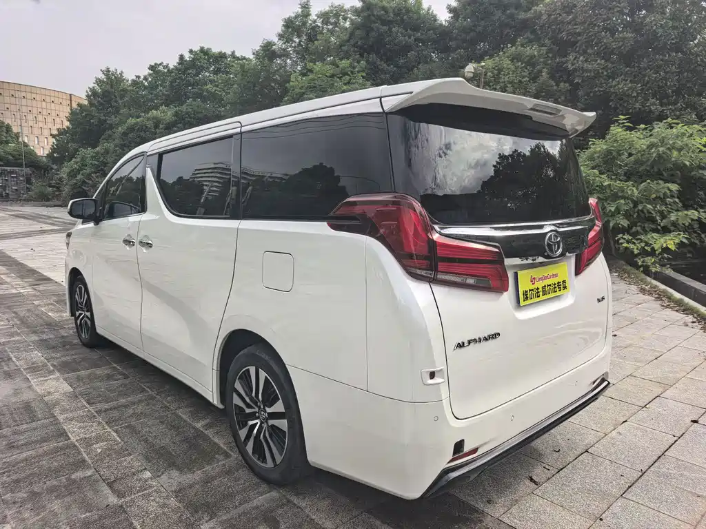 Toyota Alphard 2018 — фото 3