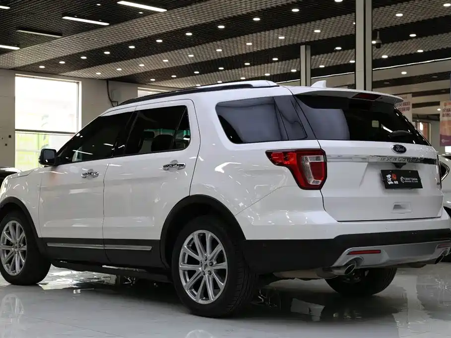 Ford Explorer 2018 — фото 23