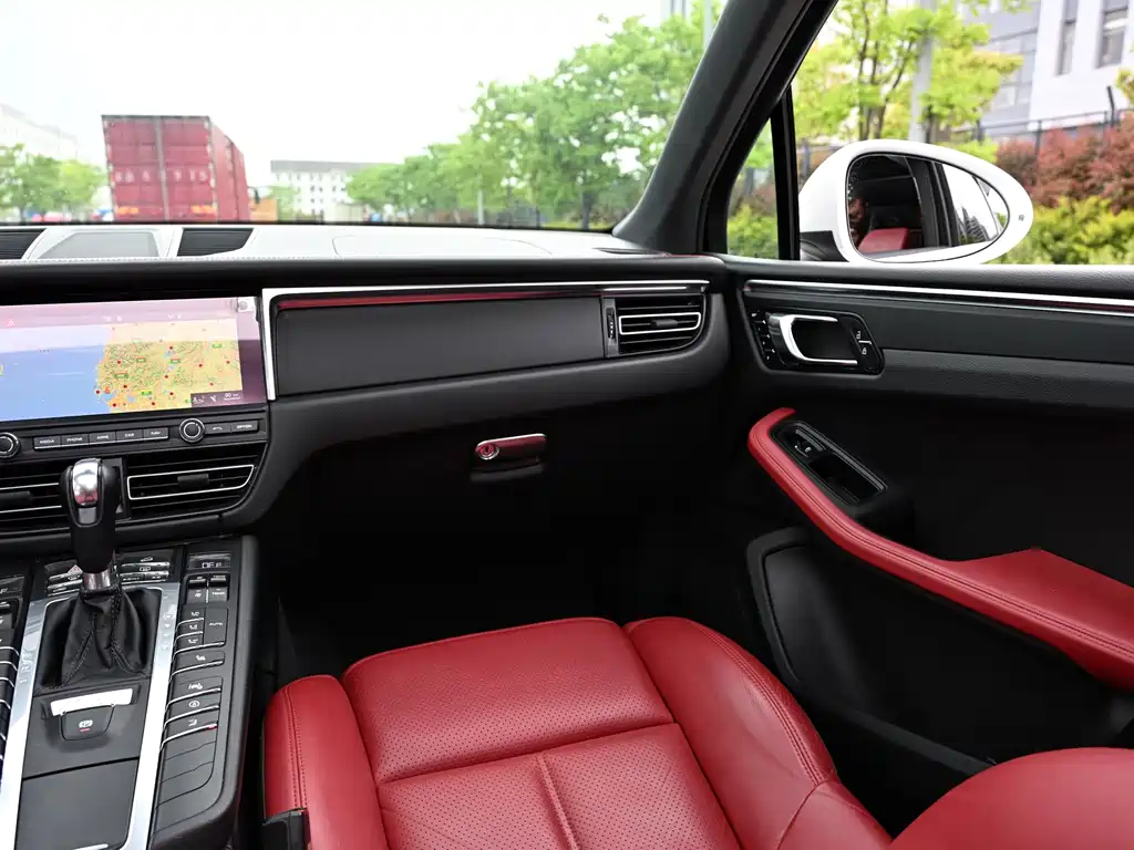 Porsche Macan 2019 — фото 12