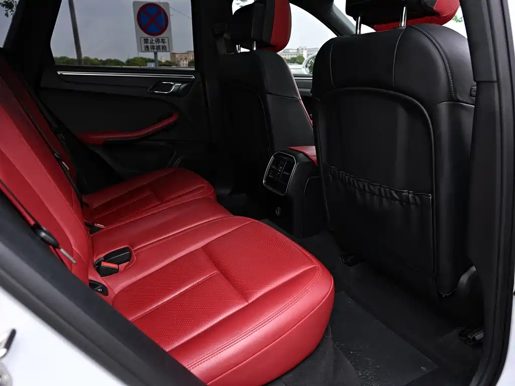 Porsche Macan 2019 — фото 13