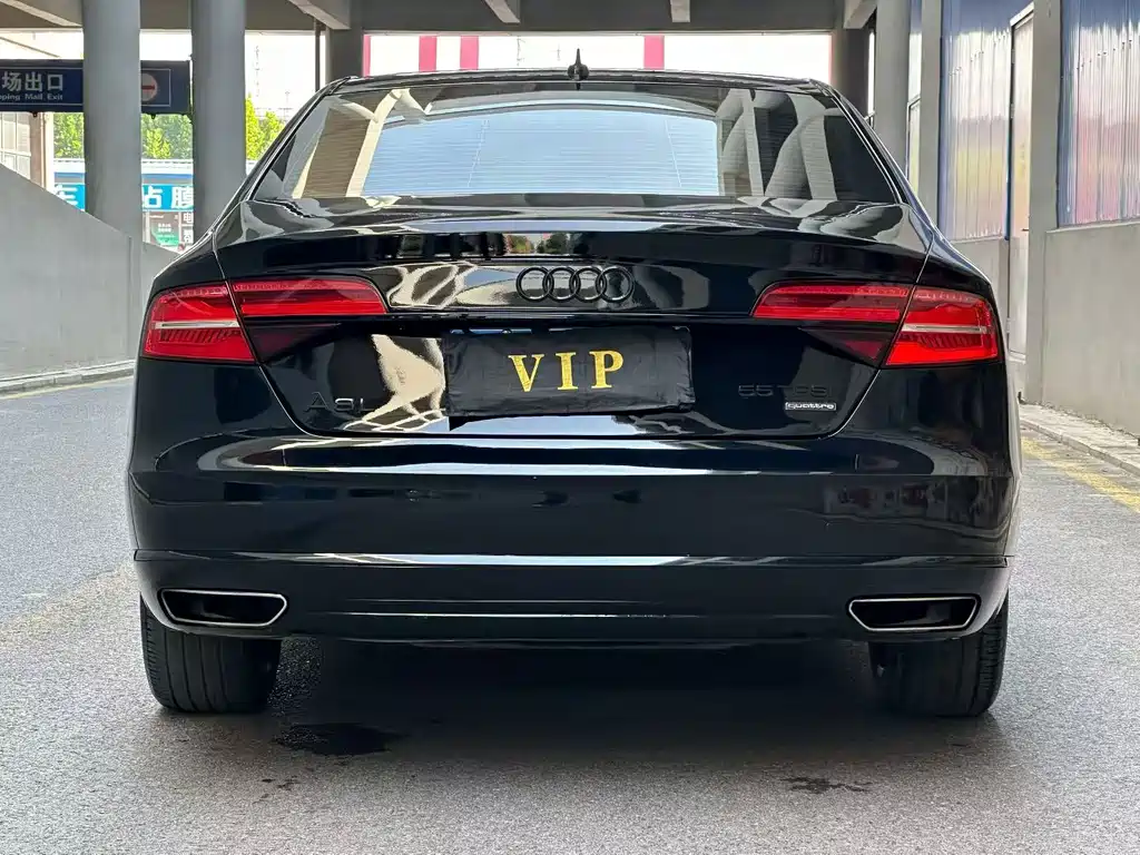 Audi A8 2011