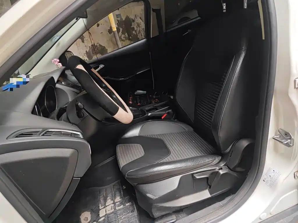 Ford Focus 2015 — фото 11
