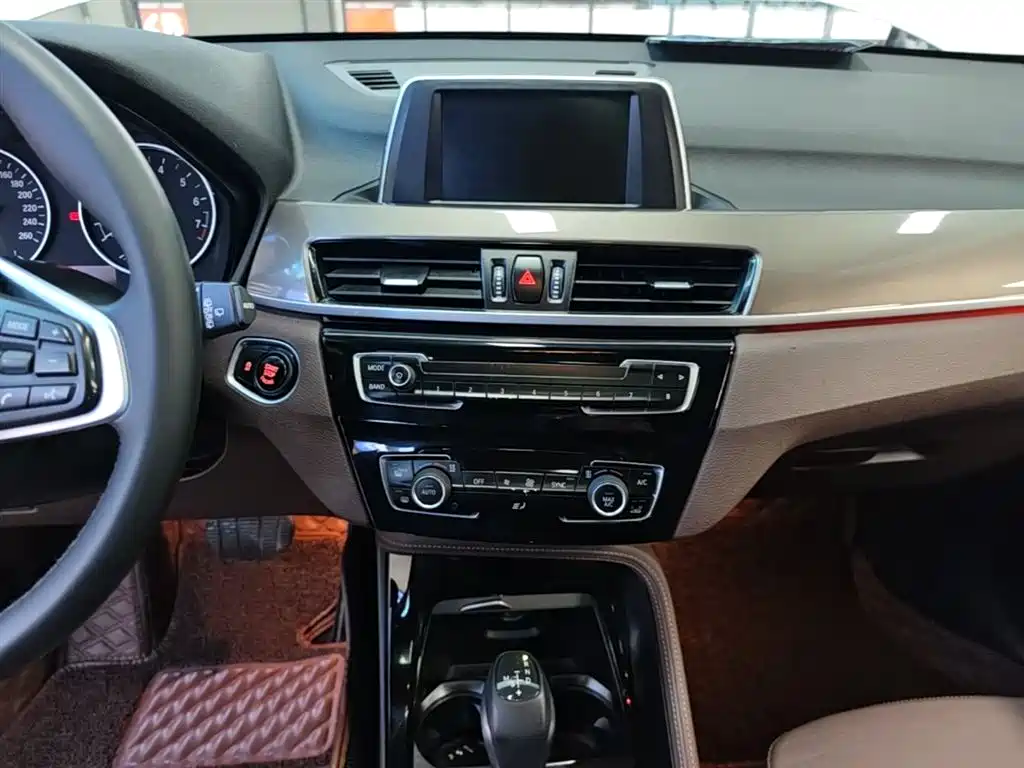 BMW X1 2018 — фото 13