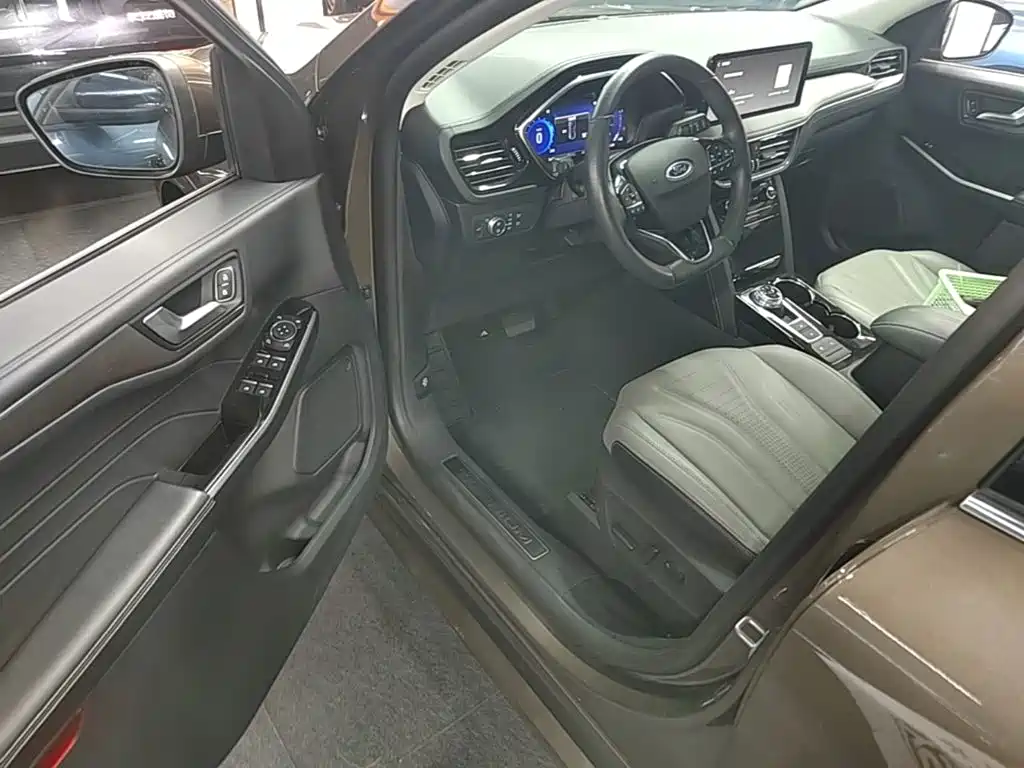 Ford Edge 2020 — фото 16