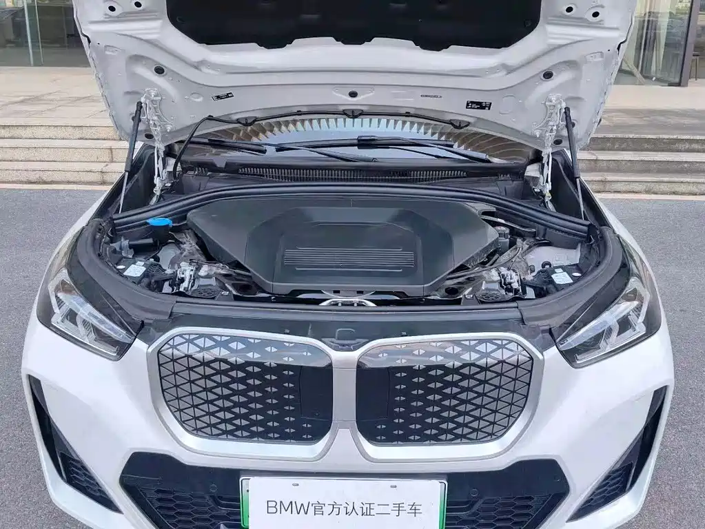 BMW iX1 2025 — фото 13