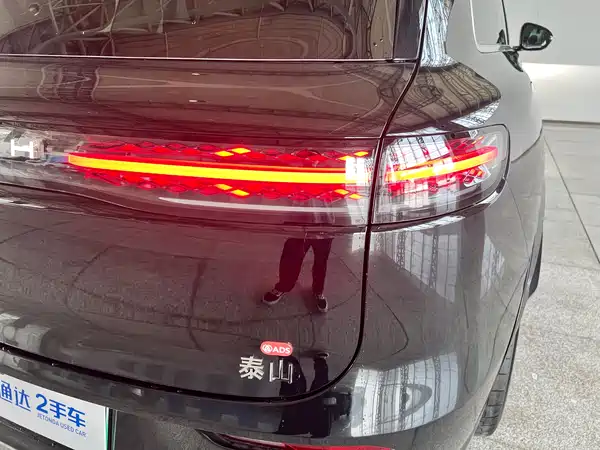 Voyah Taishan 2025