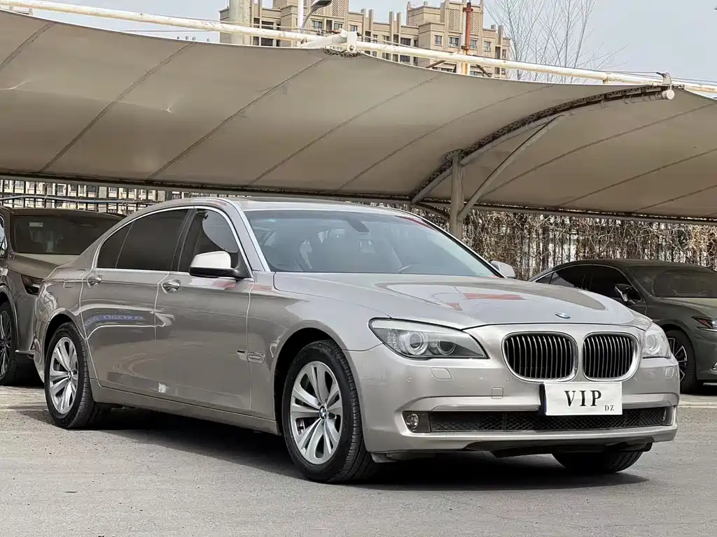 BMW 7 Series 2010 — фото 3