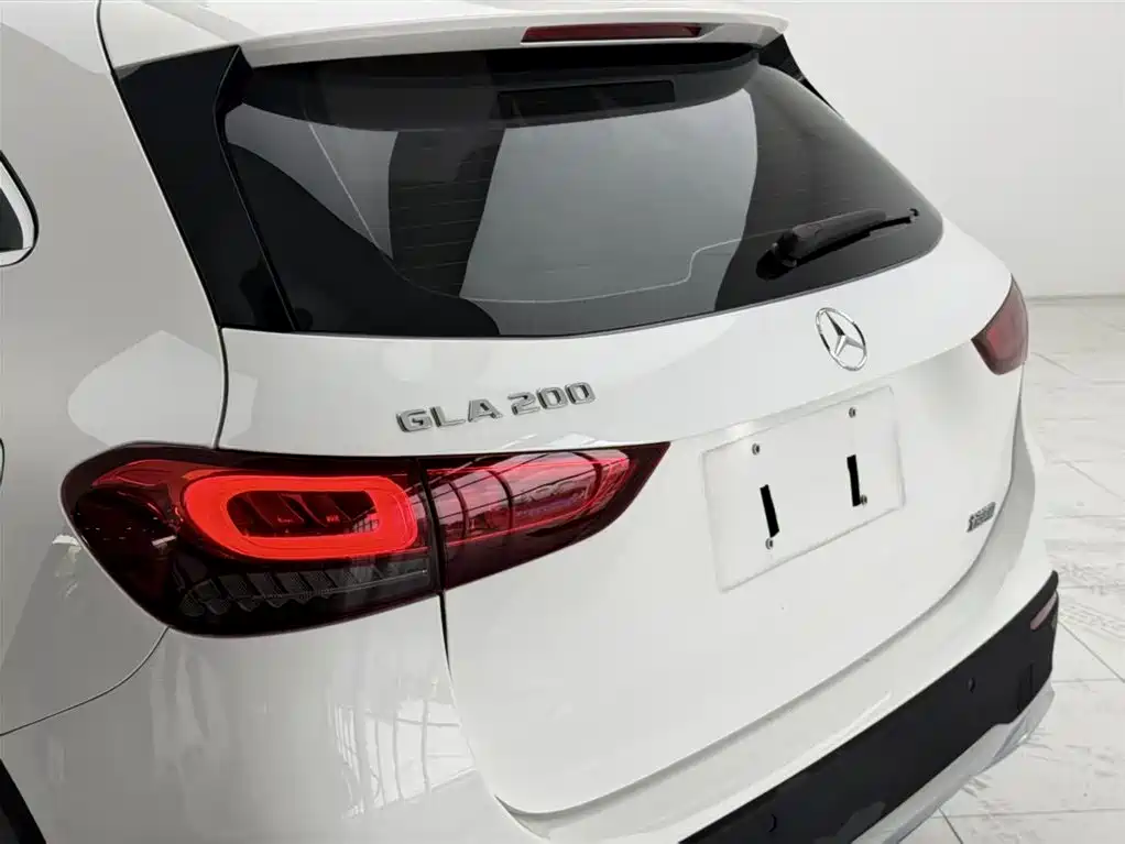Mercedes-Benz GLA 2021