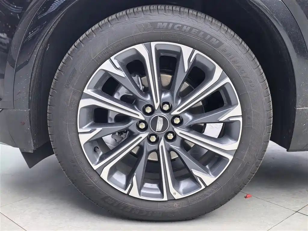 Cadillac XT5 2025 — фото 10