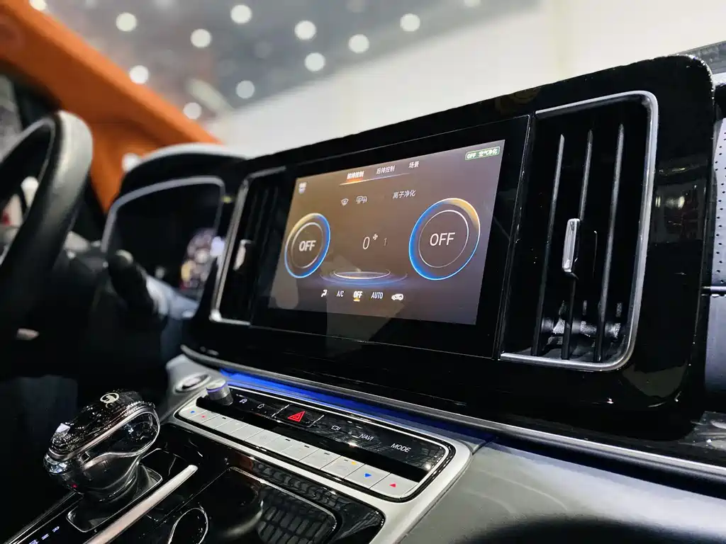 GAC Motor Trumpchi M8 2023 — фото 8
