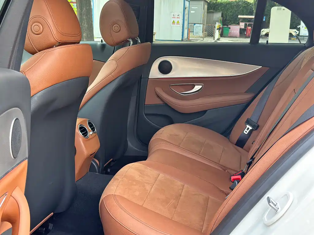 Mercedes-Benz E-Class 2018 — фото 24