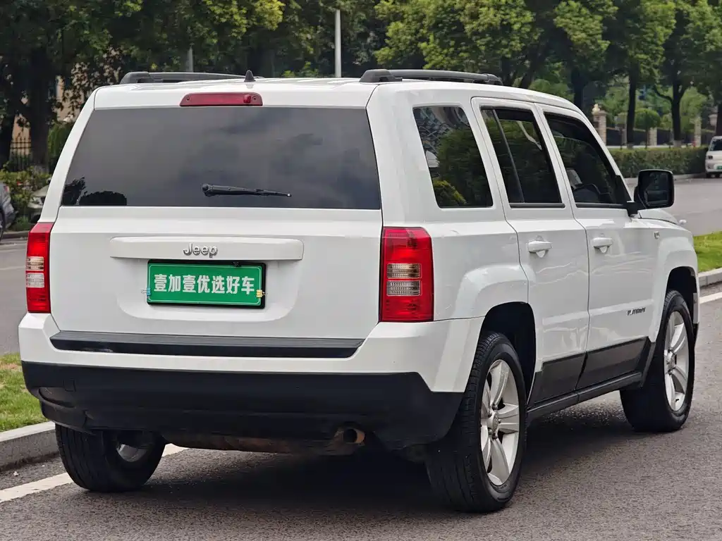 Jeep Freelancer 2015 — фото 5