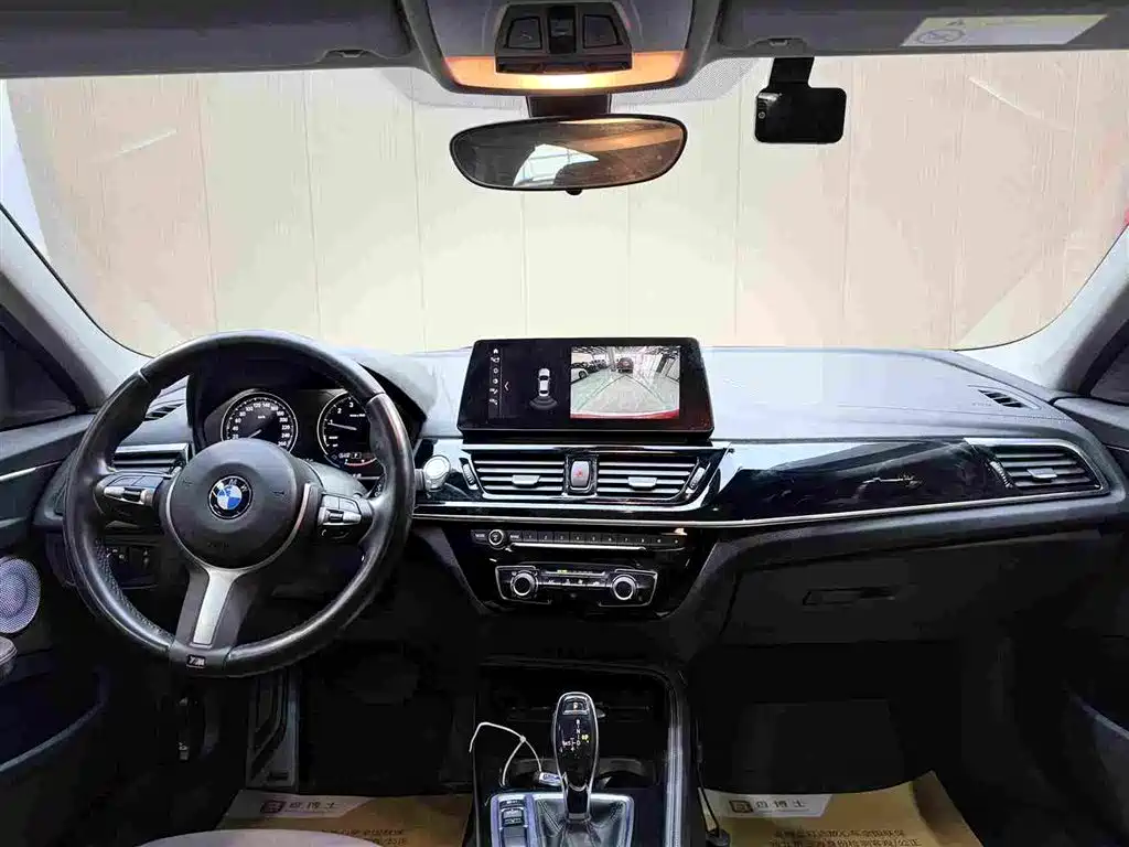BMW 1 Series 2021 — фото 2