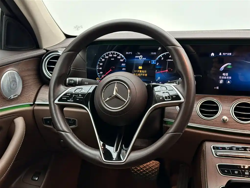 Mercedes-Benz E-Class 2021 — фото 12