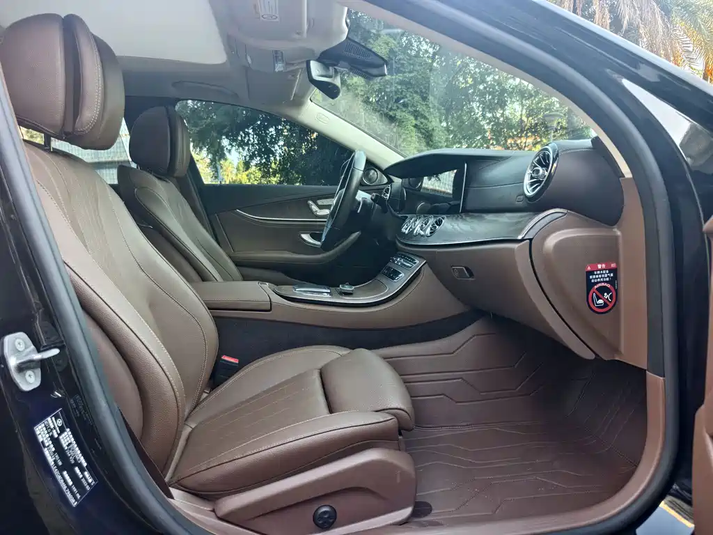 Mercedes-Benz E-Class 2022 — фото 12