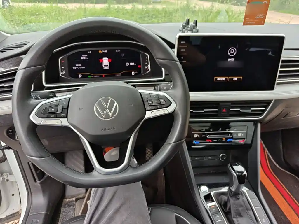Volkswagen Tiguan L 2024 — фото 11