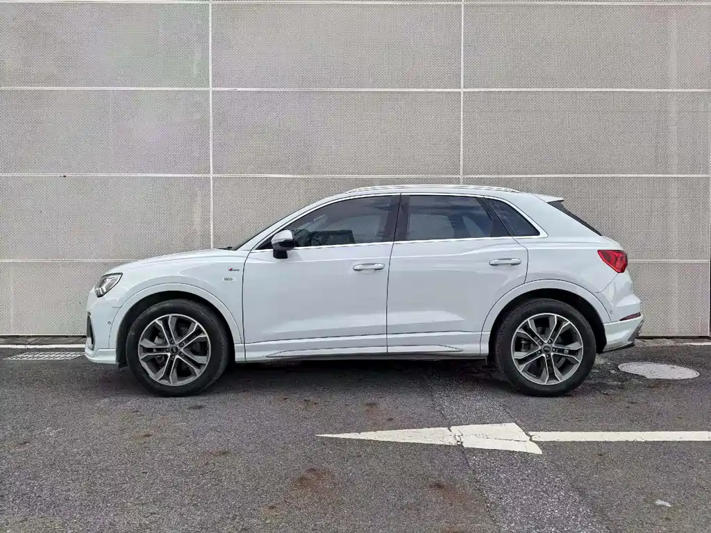 Audi Q3 2022 — фото 4
