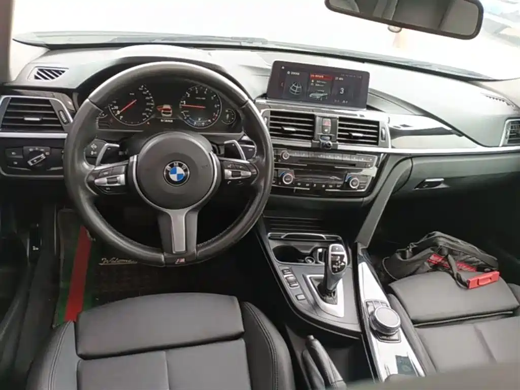 BMW 3 Series 2017 — фото 10
