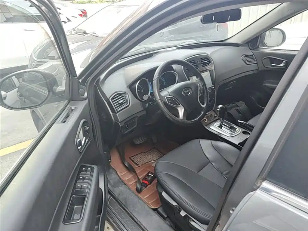 GAC Motor Trumpchi GS5 2014 — фото 16