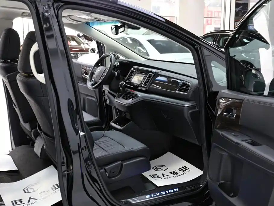 Honda Elysion 2018 — фото 18