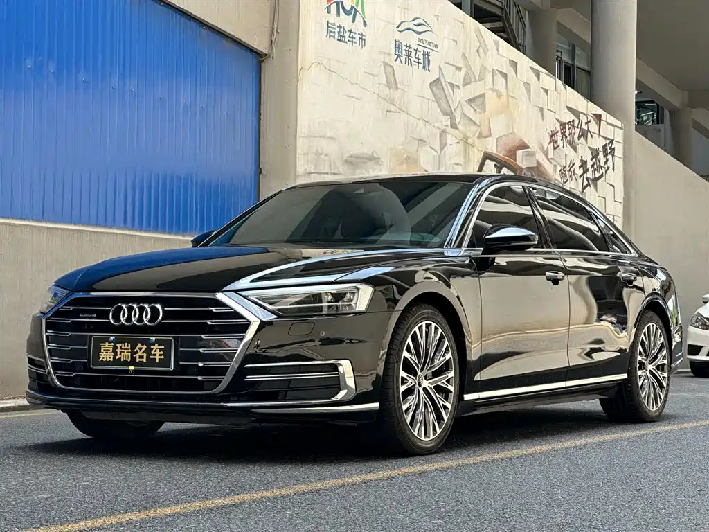 Audi A8 2020 — фото 1