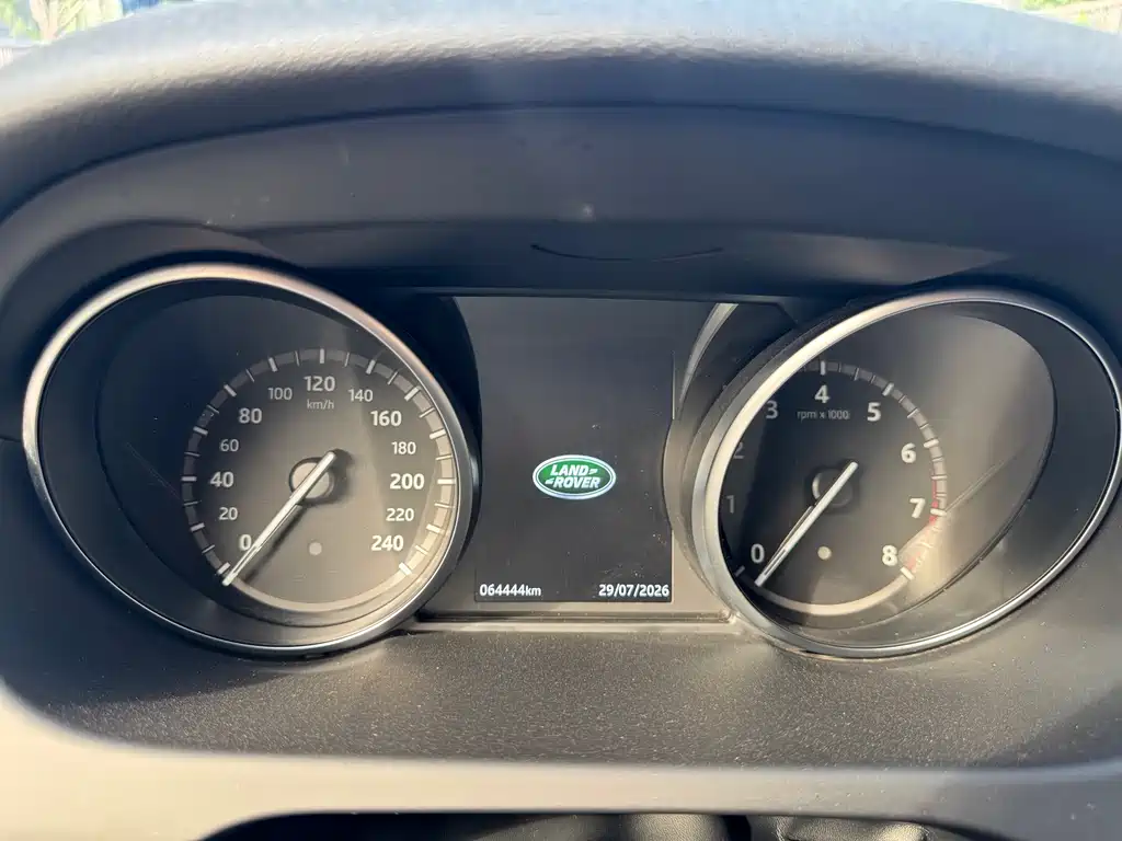 Land Rover Discovery Sport 2019 — фото 10