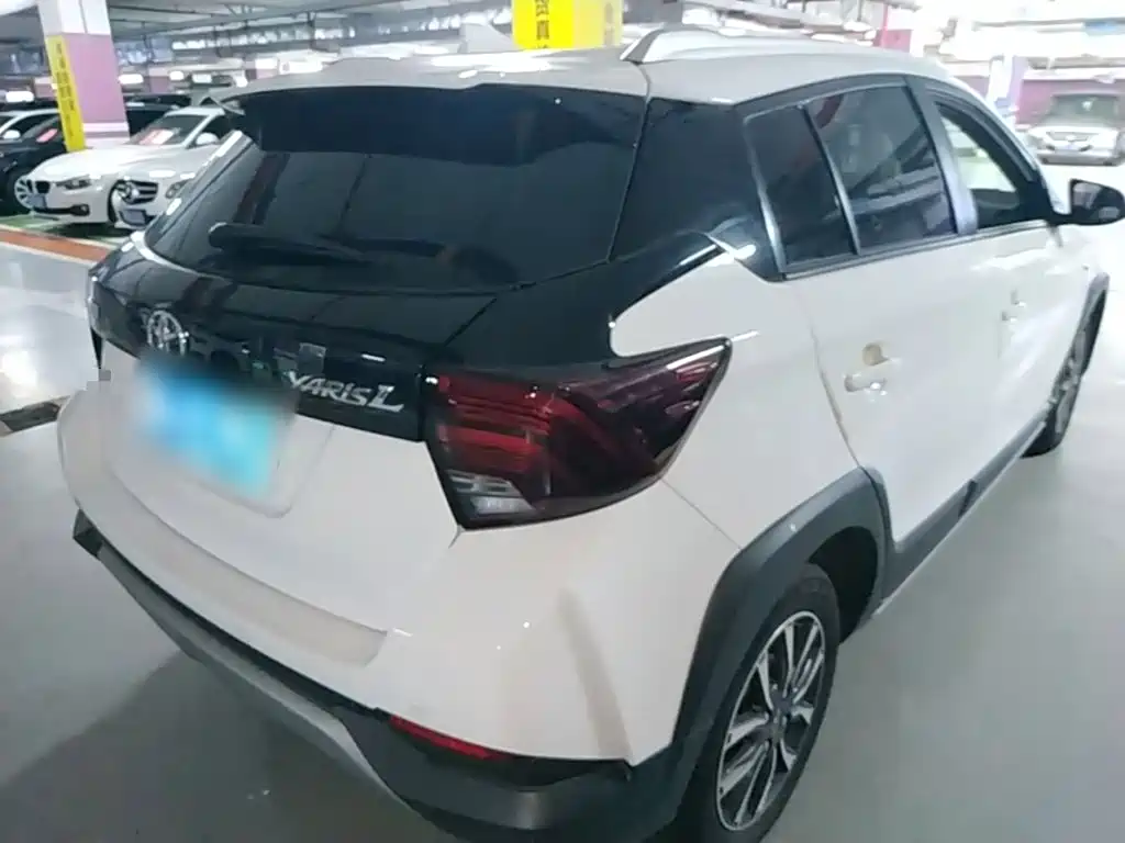 Toyota Yaris L 2023