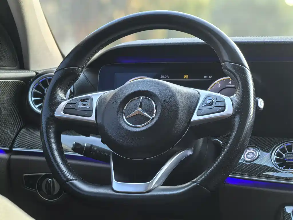 Mercedes-Benz E-Class 2017 — фото 11