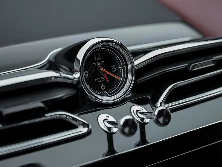 Bentley Bentayga 2021 — фото 16
