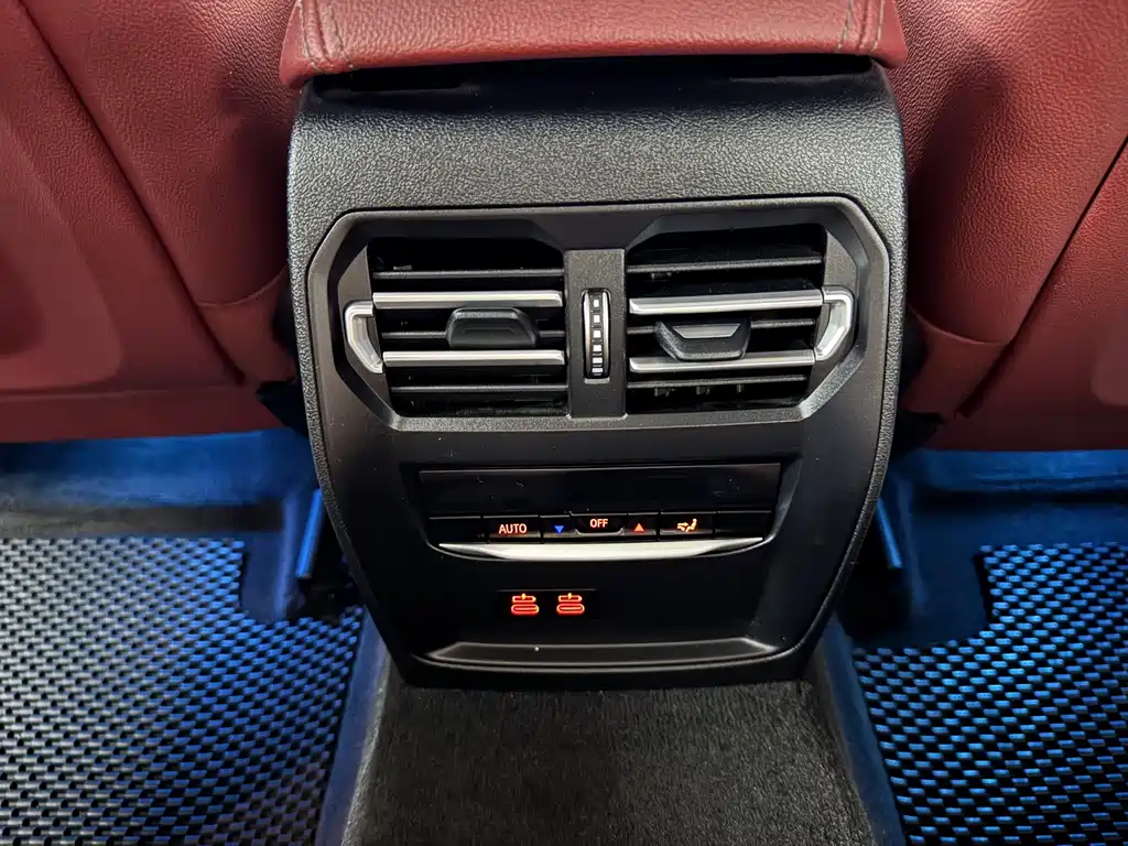 BMW 3 Series 2023 — фото 10