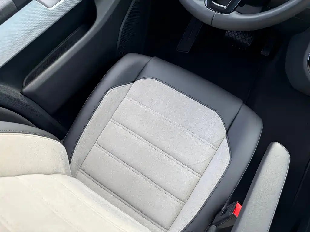 Volkswagen Multivan 2017 — фото 13